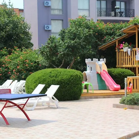 Sun 1 - Family Apart * Σάνι Μπιτς